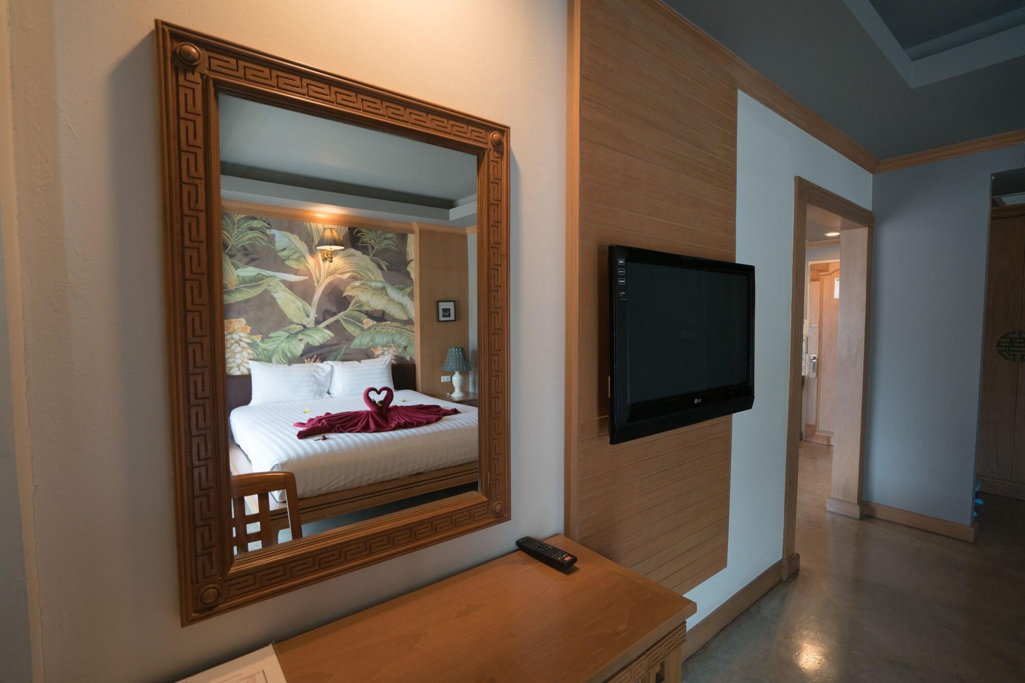 Hotel Minatale Phuket Patong Esterno foto