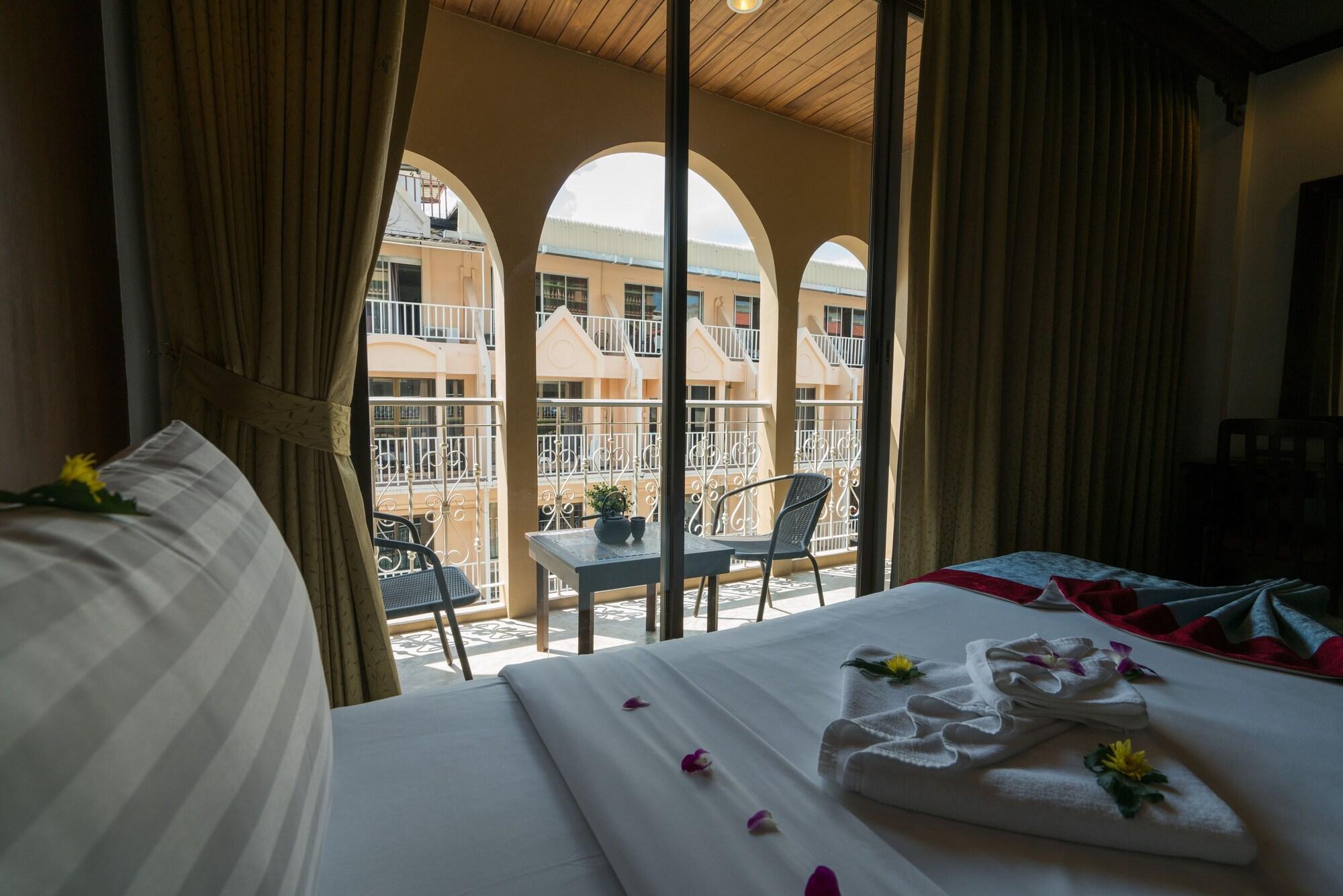 Hotel Minatale Phuket Patong Esterno foto